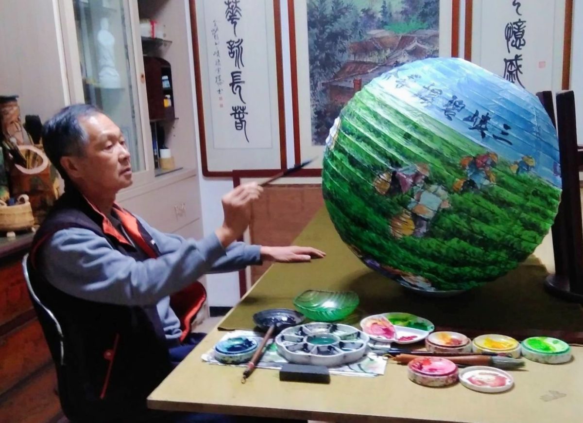 書畫是大地行旅   款識是時代印記   余振明的行旅驚奇歷程   畫風獨樹一幟