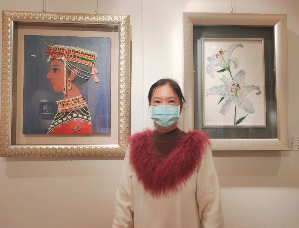 陳品諠用寶石進行創作,展現美妙多彩的藝術生命。(記者 辛澎祥/攝)