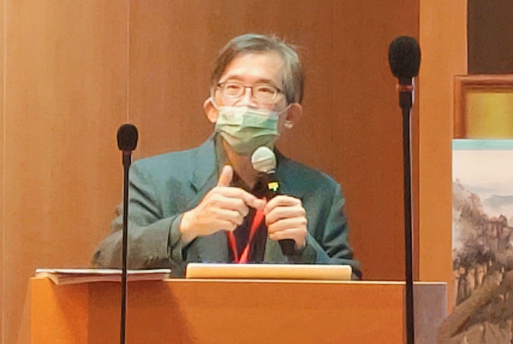 甫卸任史博館館長職務的臺藝大教授廖新田，發表論文的立論專業與精闢觀點受到與會者的推崇。（記者 辛澎祥/攝）