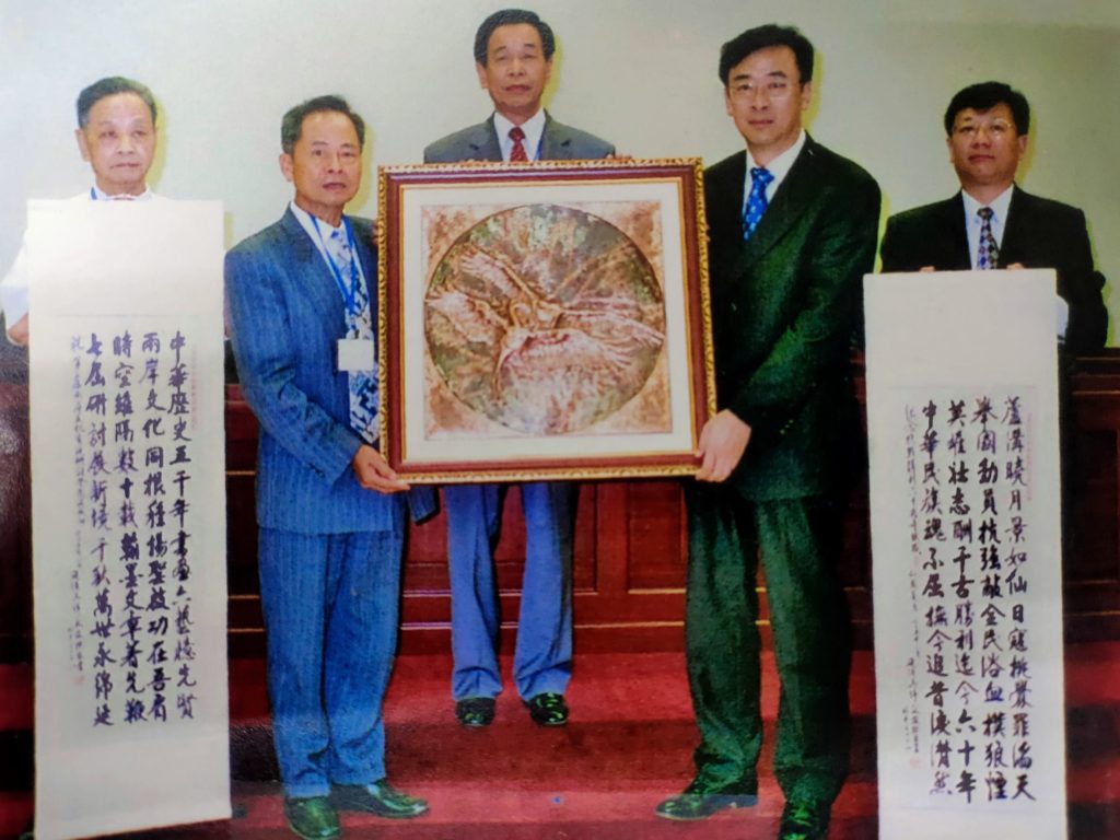 任昌鼎理事長(中)的人品與才情普獲兩岸業界正面評價。
