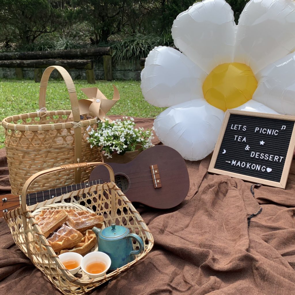 青農舉辦「茶山午茶會」，帶領民眾品嚐限定特色茶點及茶品。
