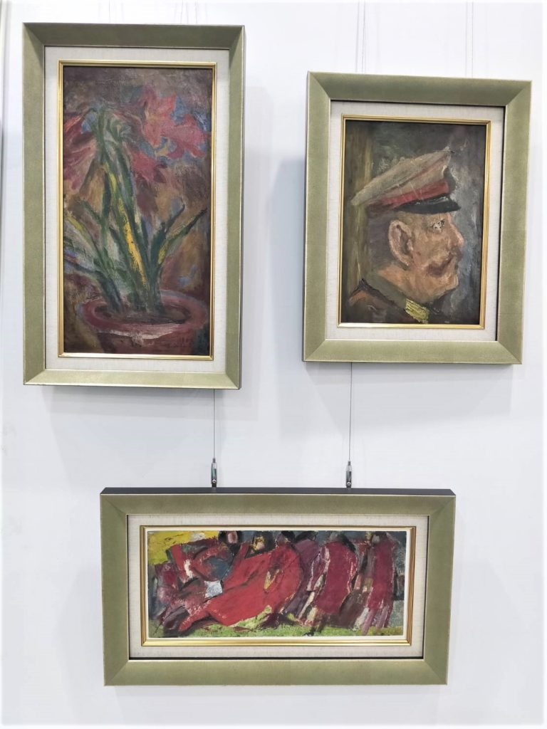 ▲張萬傳作品修復後展出,呈現其更高的藝術性,也在展場成為聆賞的焦點。(記者 辛澎祥/攝)