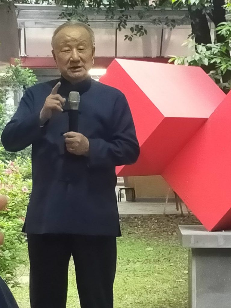現代水墨大師劉國松教授,對藝術文獻展的圓滿,特別表達對師大的感謝之忱。(記者 辛澎祥 攝)