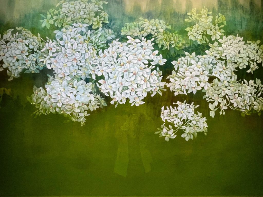 展場所展出歌頌桐花的裝置藝術，頗為吸睛。