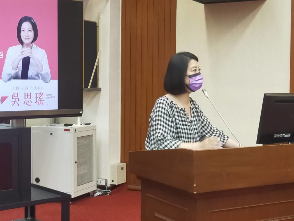 立委吳思瑤要求文化部在中正紀念堂轉型作業中,廣納年輕世代的意見。(記者 辛澎祥/攝)