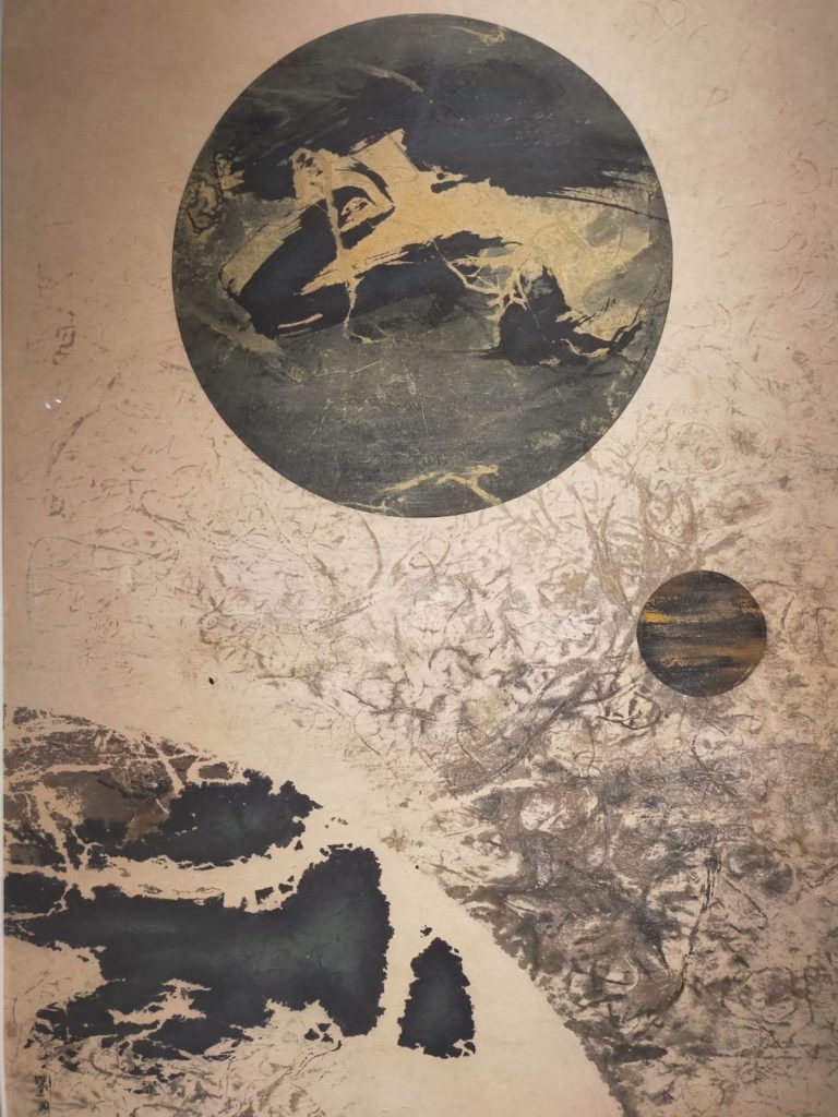 在現代水墨領域開創新境的劉國松教授,作品呈現不同的觀賞視野。(記者 辛澎祥/攝)