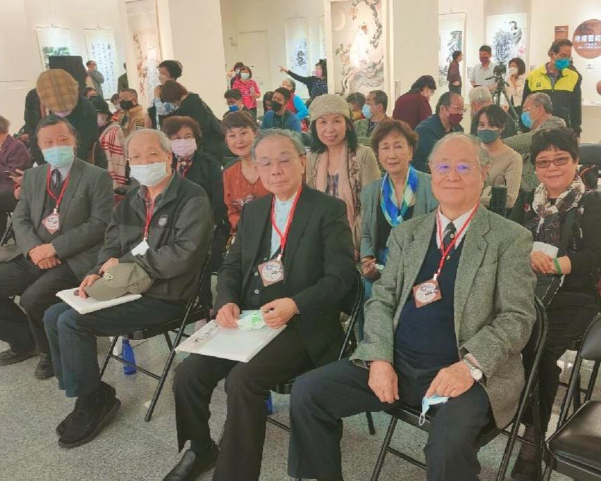 多位書畫界大老出席了這場備受矚目的開幕展，場面熱烈。（記者 辛澎祥/攝）