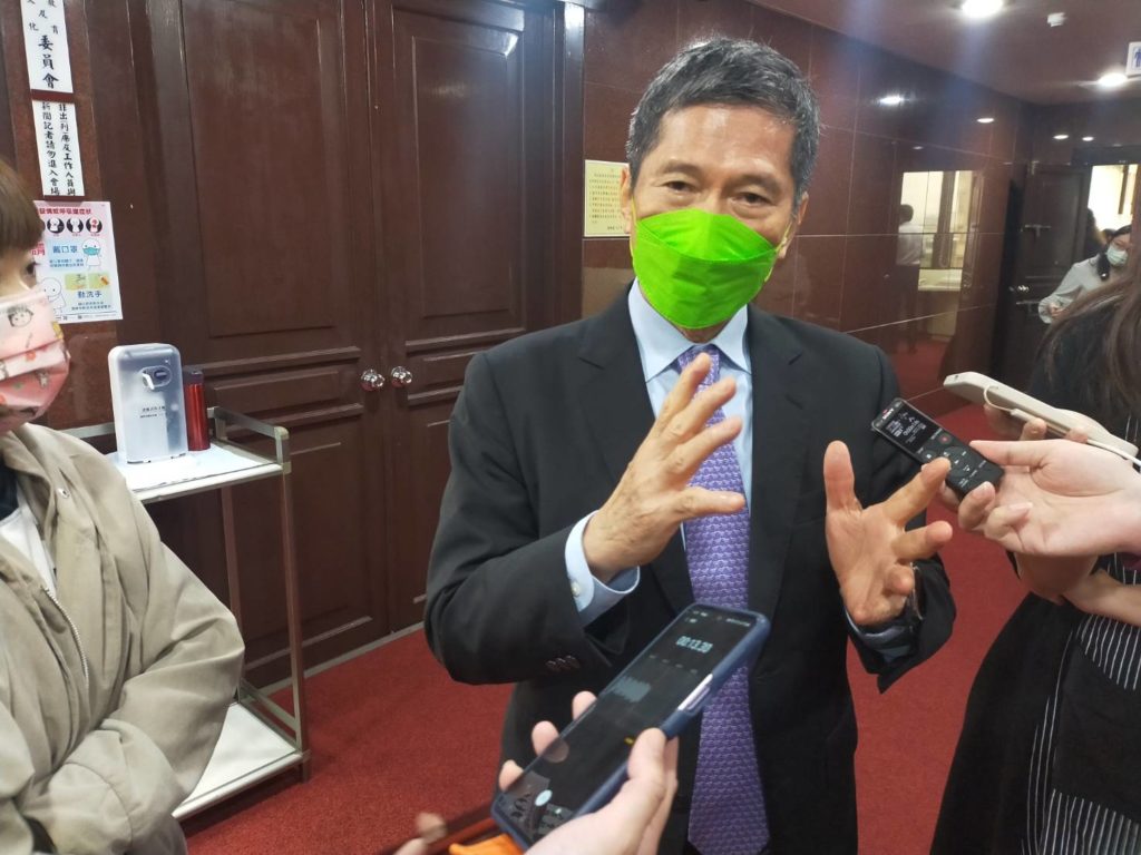 文化部長李永得宣佈將推出防疫新階段對藝文團體的補助措施。(記者 辛澎祥/攝)