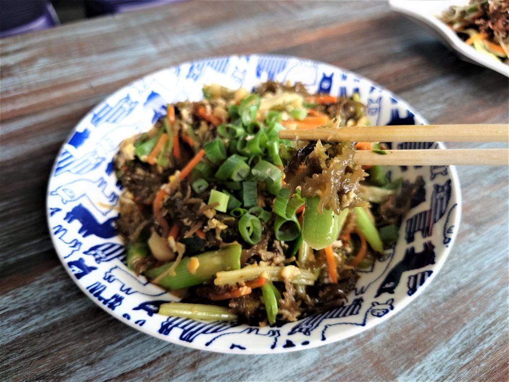 色香味俱全的熱炒麒麟菜。