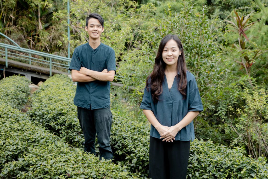 美加茶園優秀的第十代傳人-木柵青農張倞霖、張倞叡姐弟。 (2)