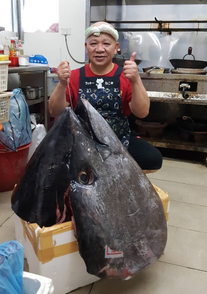 在富基漁港能品嚐到最新鮮的海產美食