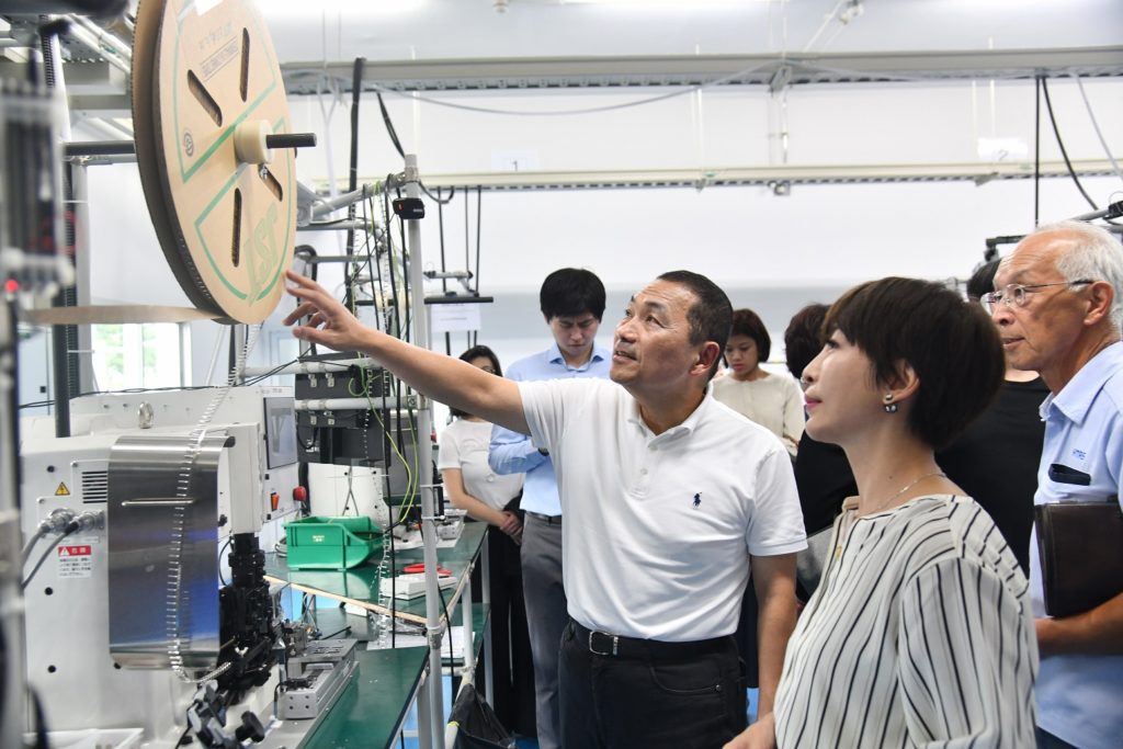 ▲新北市長侯友宜108年率隊考察新加坡、泰國、越南等東協國家,汲取當地成功開發工業園區的經驗,作為新北市開發新型態產業園區的參考。(圖/經發局提供)一