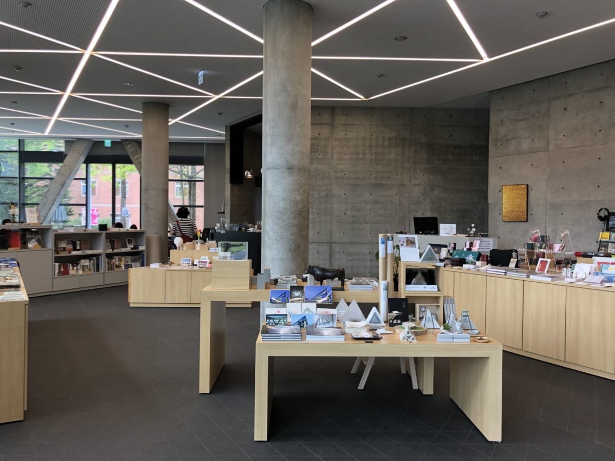 遇見安藤忠雄   亞大美術館AM ART SHOP點亮藝術新維度