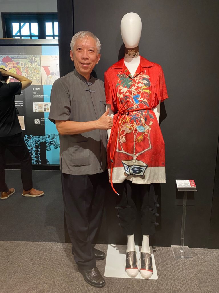 梁永斐館長肯定知名服裝設計師周裕穎應用常玉圖像設計服裝,讓圖像應用跨領域發展。