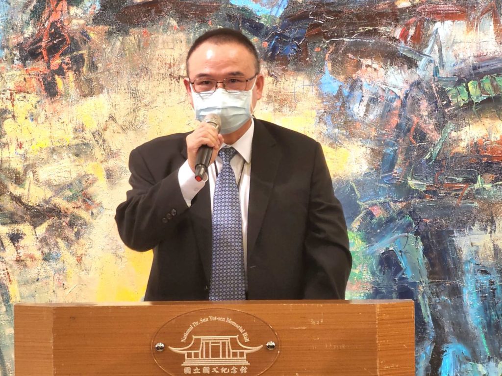 ▲文化部次長蕭宗煌致詞時表達對對蕭翠杏教授50年創作生涯的推崇與讚佩。(記者 辛澎祥/攝)