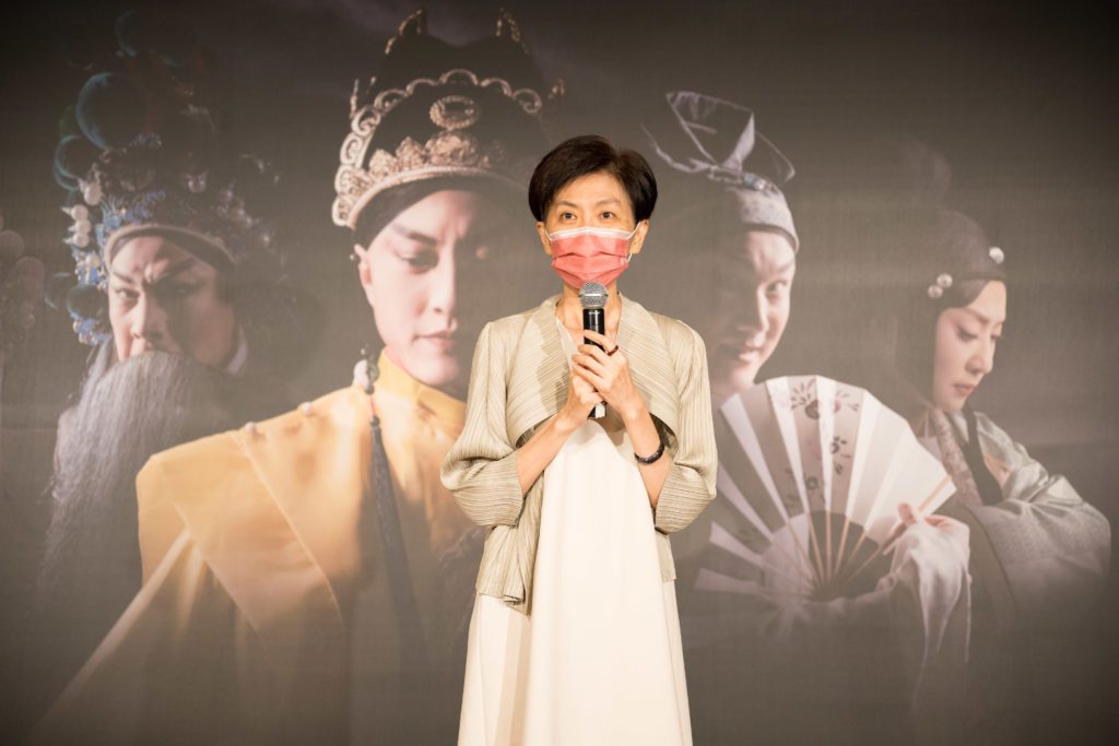 國光劇團與國家兩廳院共同主辦的全新製作《優伶天子》即將於2022年9月30日至10月2日演出。圖為國家兩廳院藝術總監劉怡汝致詞