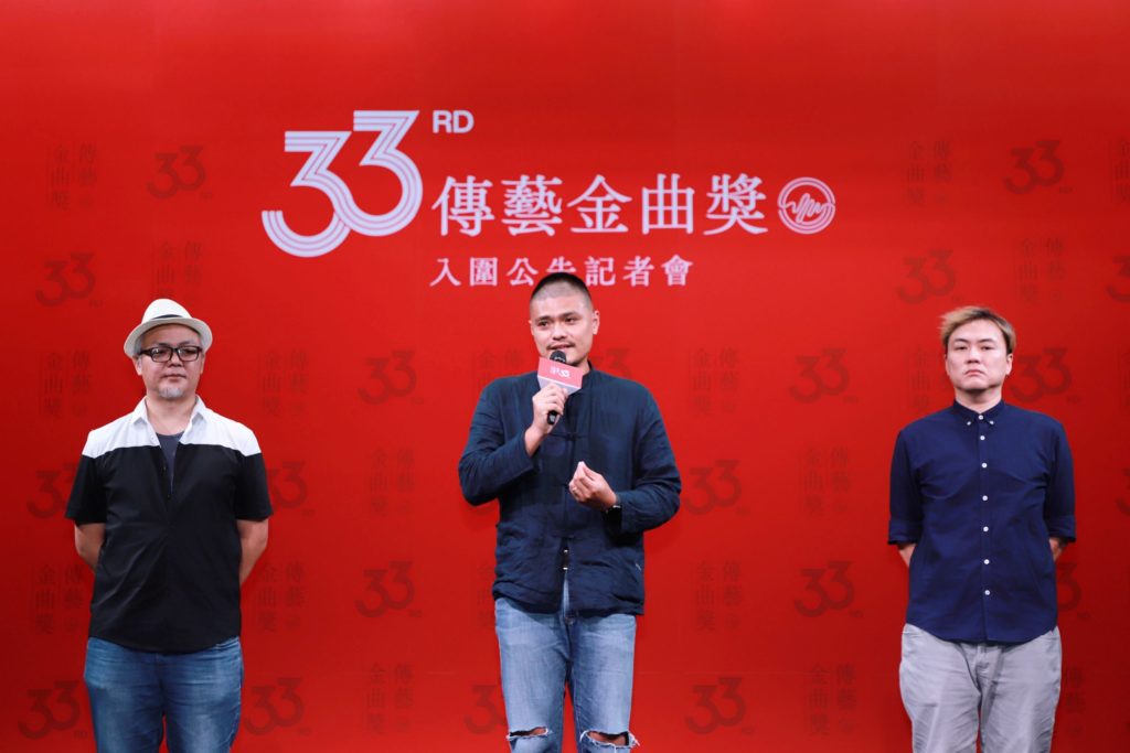 總策展人汪兆謙（中）說明傳藝金曲獎的作品質量與特色。（圖/文化部 提供）