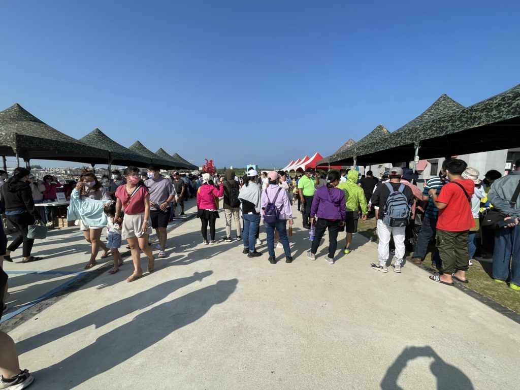 參加戀戀海味澎湖美食小旅行的民眾相當踴躍。(圖/澎湖旅遊處 提供)