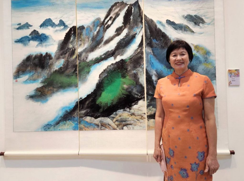協會理事長林士森的三連屏創作成為展場矚目焦點。（記者 辛澎祥/攝）