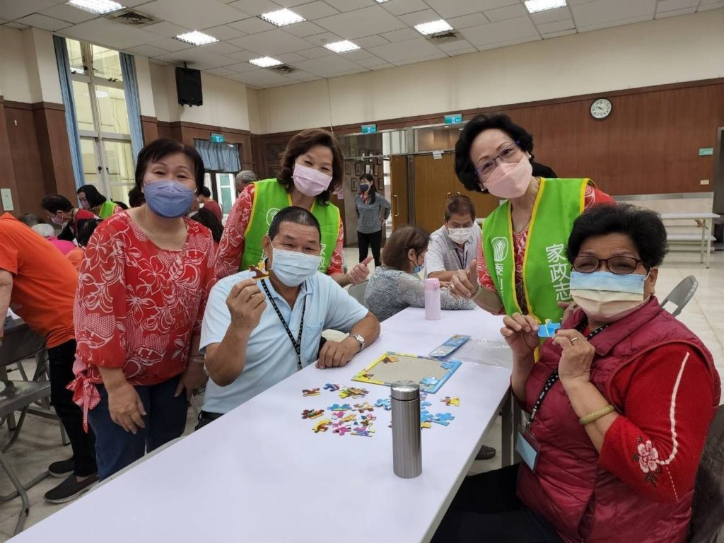 ▲志工們展現提振祥和社會的關懷力量。(圖/新北農業局 提供)