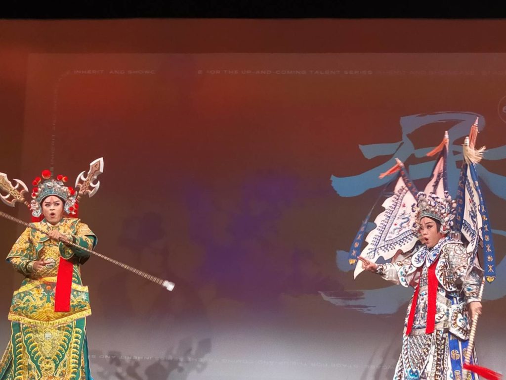 在「承功」的主軸下,戲曲演出更導引觀者入戲。(記者 辛澎祥/攝)