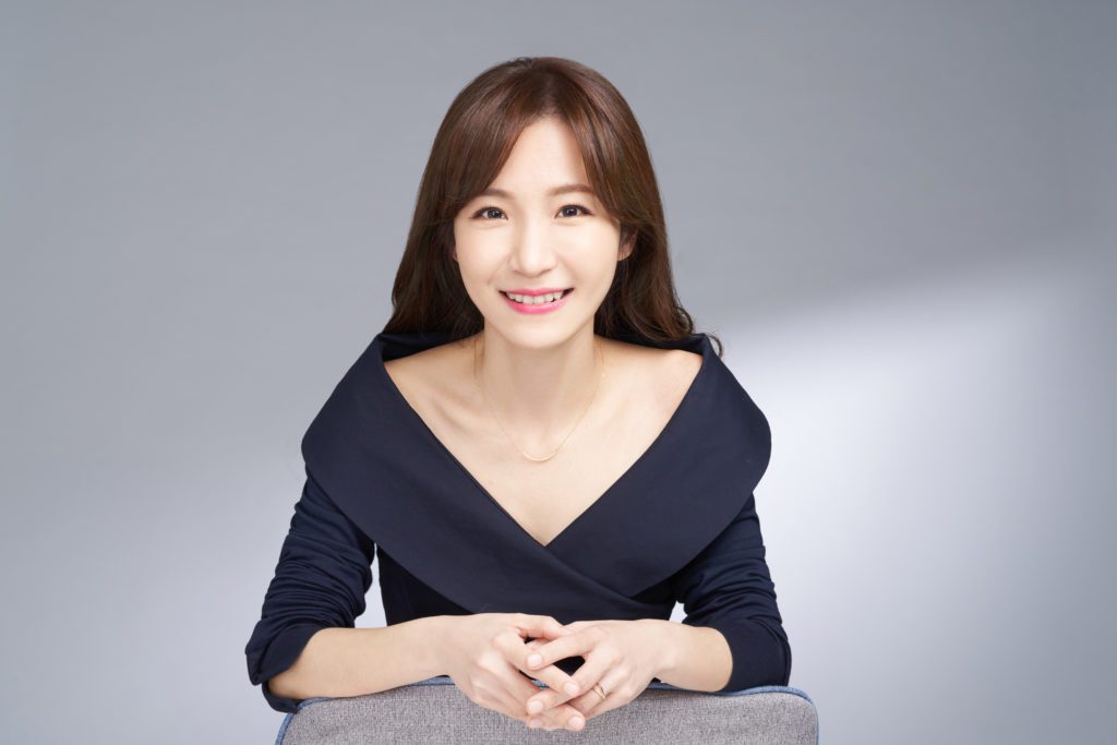 ▲Estella 申芷熙在New Taipei Getaway 系列雙語影音節目帶領民眾探索新北五條美學廊帶。(圖/文化局提供)