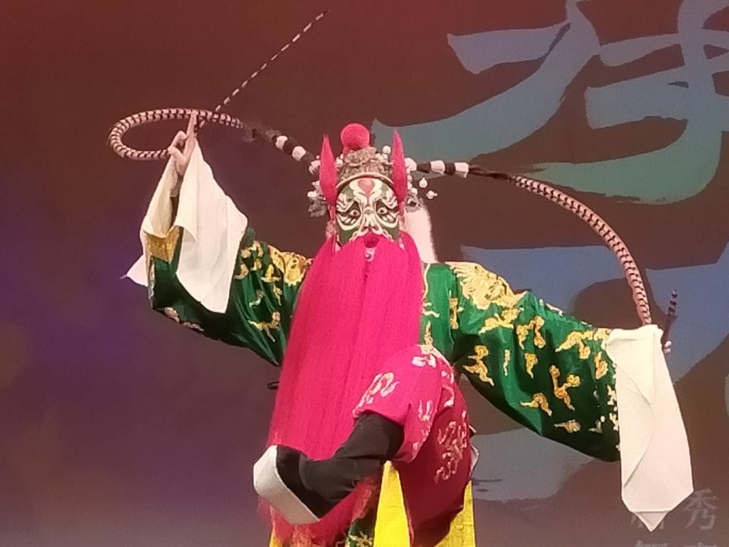 傳統戲曲的轉化與呈現,讓演出者與觀眾產生和諧的對應關係。(記者 辛澎祥/攝)
