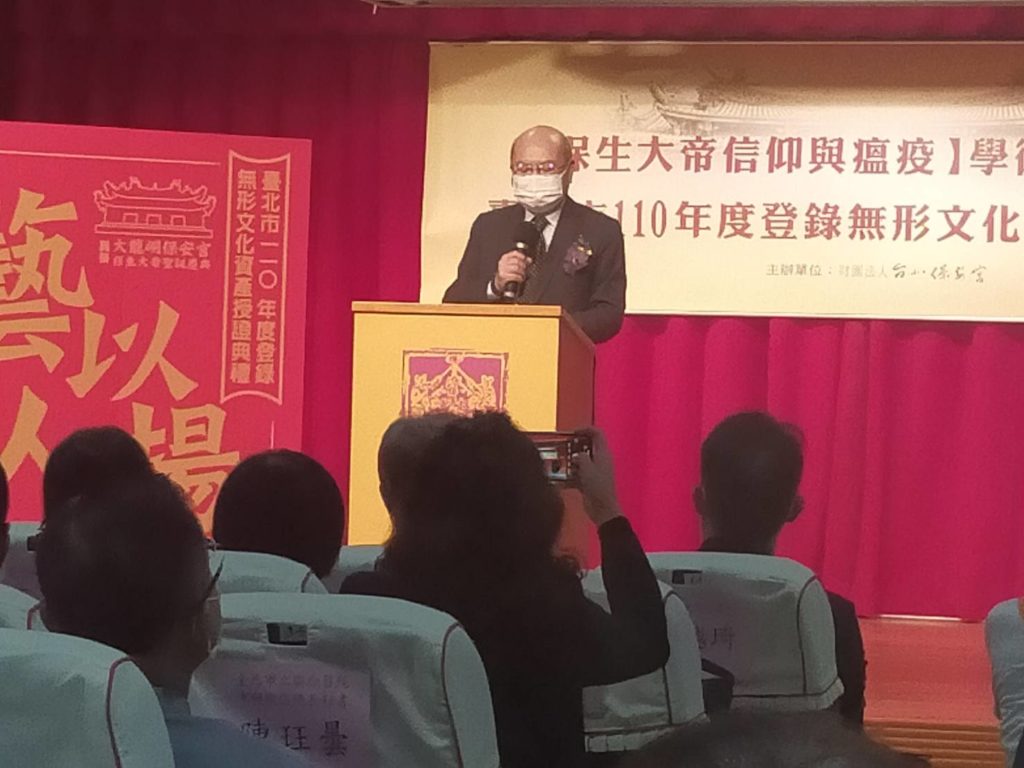 保安宮董事長廖武治侃侃而談保安宮的發展歷程與現況。(記者 辛澎祥/攝)