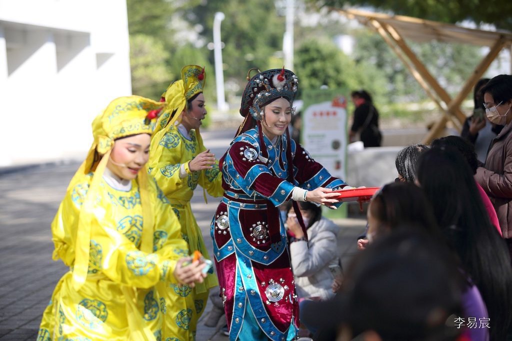 ▲快閃演出受到民眾一陣驚喜。(圖/宜蘭文化局 提供)