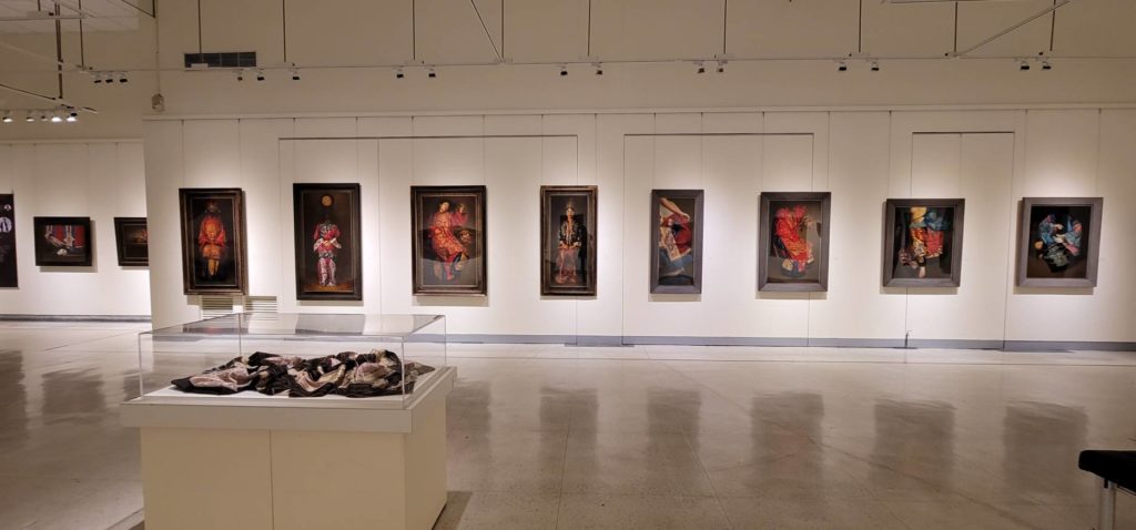 陳香伶展出44件古典寫實油畫作品 