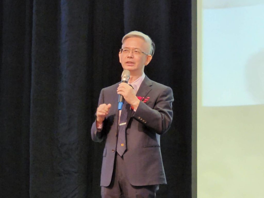楊旭堂理事長為書法教育傳承與推廣展現使命般的決心。（記者 辛澎祥/攝）