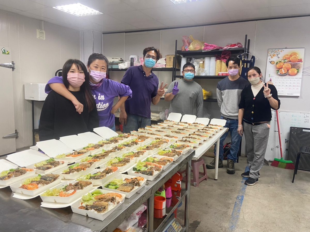 新北青農寒冬送暖   無家者享用溫馨年夜飯