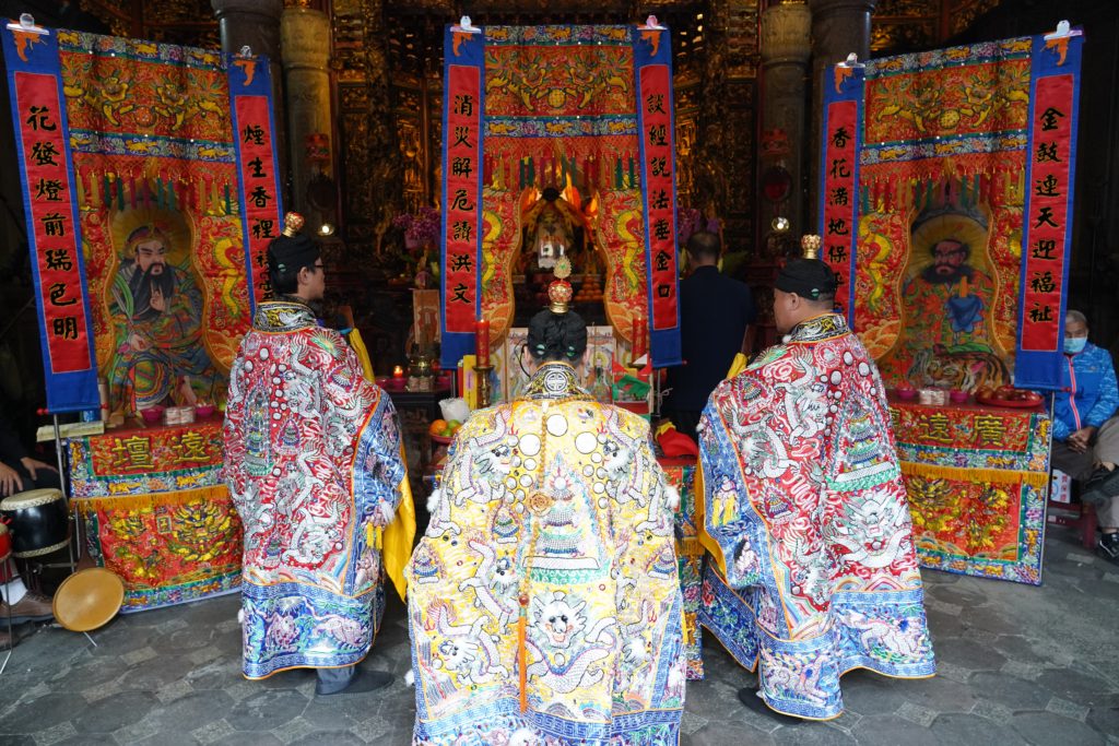 聖誕祭典包含三獻禮道場科儀及神豬獻祭等兩大活動，圖為三獻禮道場科儀照。（圖/文化局提供）
