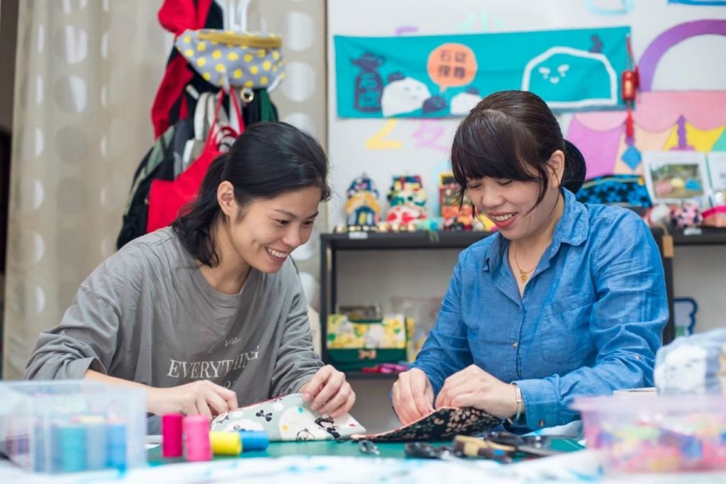 來到烏塗社區不能錯過手作布包體驗。(圖/農業局提供)