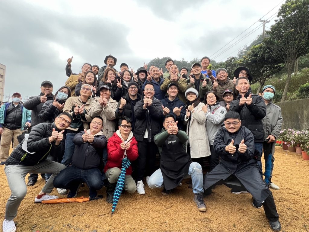各界設計師與花農們一同打造別具特色的杜鵑花車與花船。（圖/農業局提供）