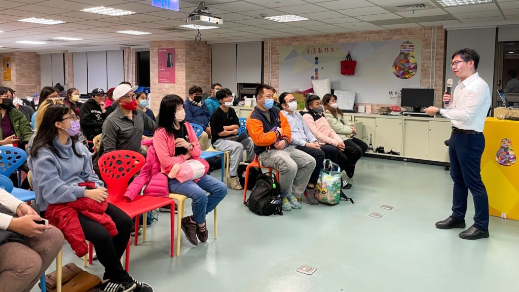 首場課程於2月9日在新北創力坊圓滿結業，吸引近50名學員參訓。（圖/經發局提供）