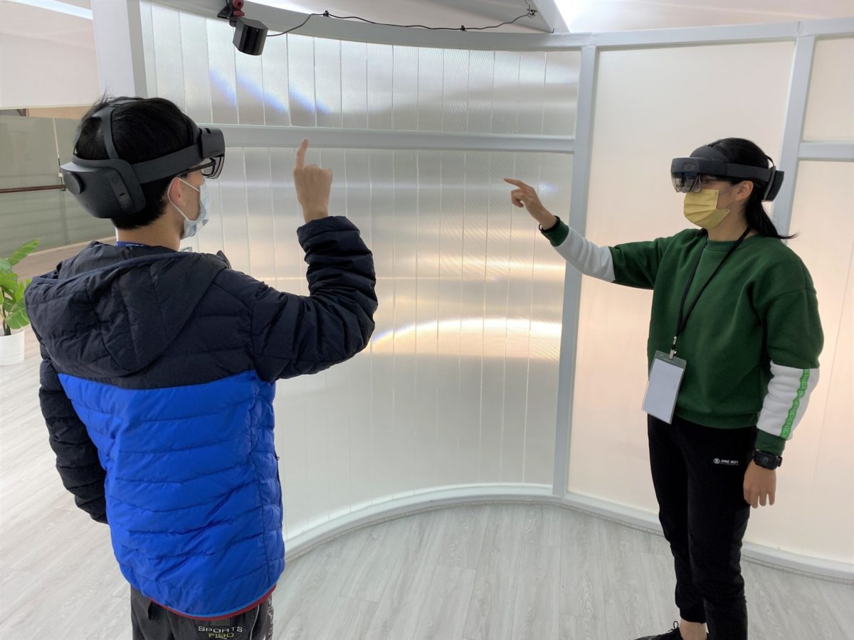 科技讓雕塑品「活」起來   國美館MR智慧眼鏡混合實境體驗啟動