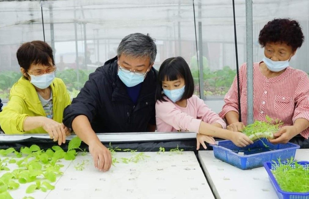 ▲金山地區農會的農作物受到民眾的歡迎。(圖/新北農業局 提供)