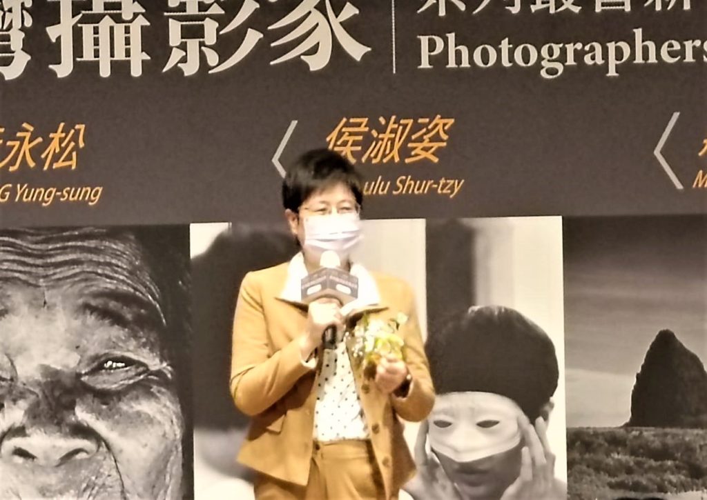 侯淑姿銷定叢書的持續出版對攝影界的意義。(記者 陳安婷/攝)