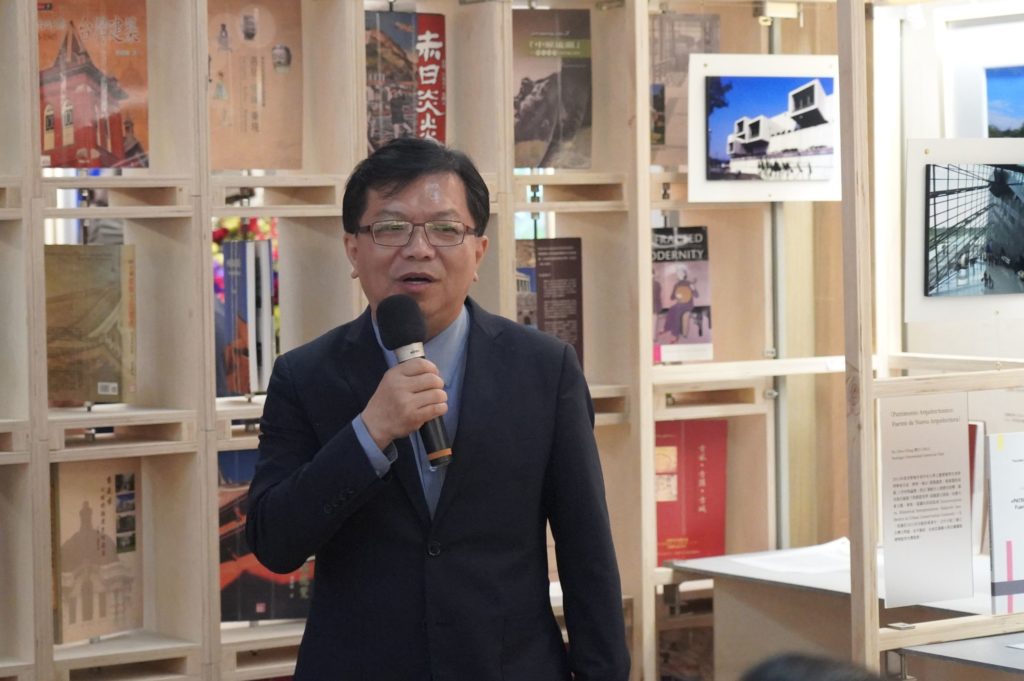 ▲文化部次長李連權致詞時表達對傅朝卿個展的恭賀與推崇之意。（圖/文化部 提供）