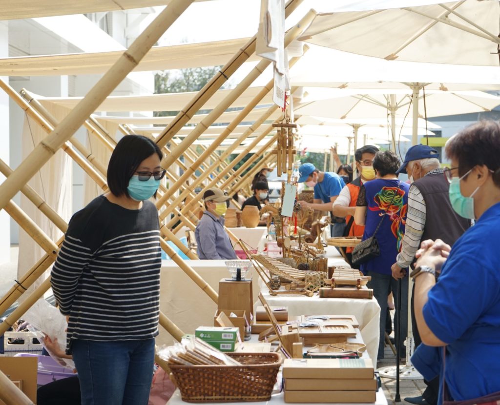 ▲活動現場以竹子為主軸的展覽攤位,呈現竹的精神與特質。(圖/工藝中心 提供)