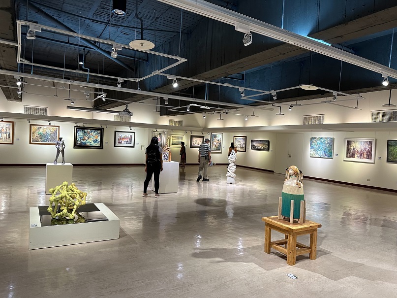 臺中市第27屆大墩美展得獎作品展覽現場。(圖/文化局提供)