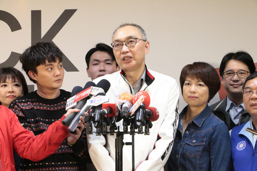 謝政達副市長、龔雅雯局長、許富凱接受媒體訪問。(圖/文化局提供)