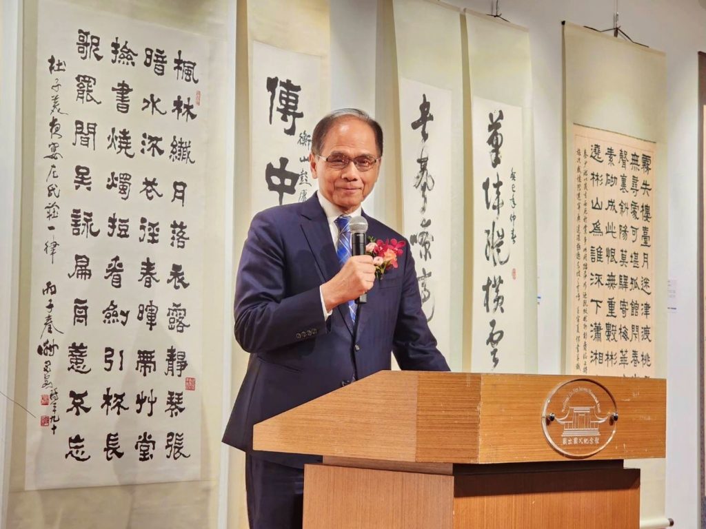 ▲立法院長游錫堃致詞時表達對書會展覽作品的高度肯定與推崇。（記者 辛澎祥/攝）