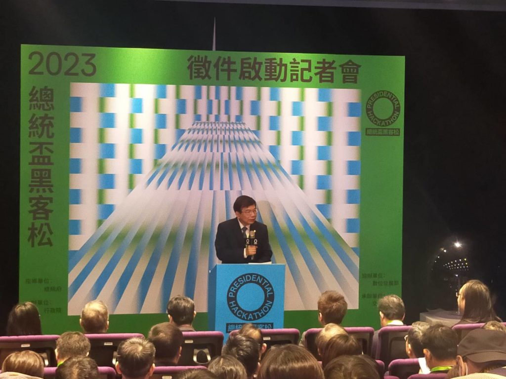 ▲交通部長王國材指出,零碳訴求導入活動是國際趨勢的表現。(記者 辛澎祥/攝)