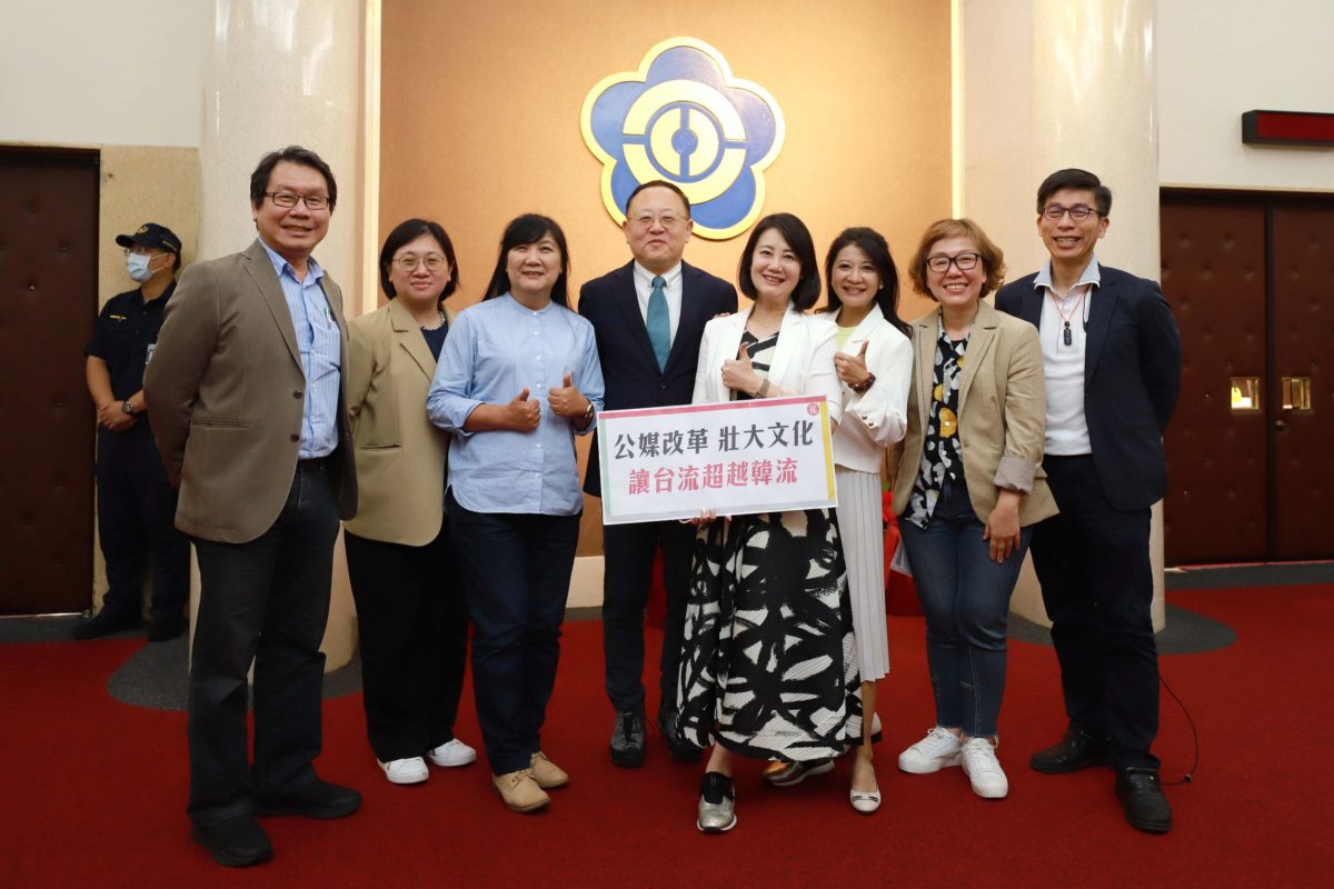 公共電視法修正草案三讀通過   文化部長史哲感謝各界促成2個月修法   突破公視20多年困境