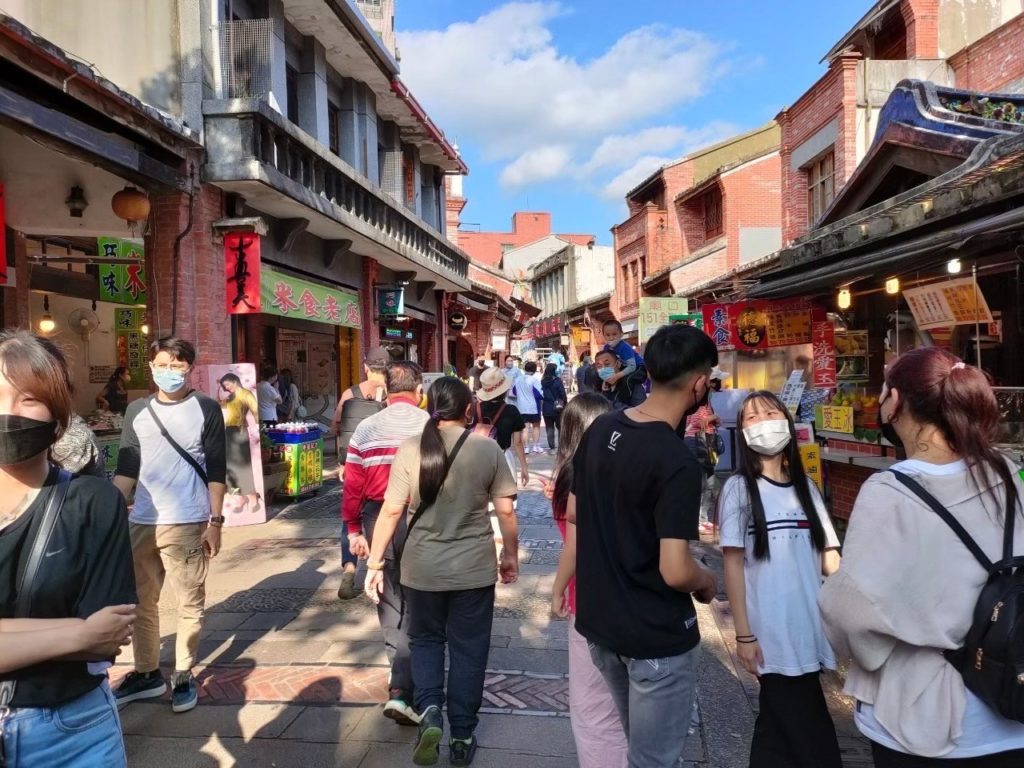 去(111)年總共核定補助21個商圈，商圈活動主題多元，整體帶動1億1530萬元商機 。（圖/新北經發局提供）