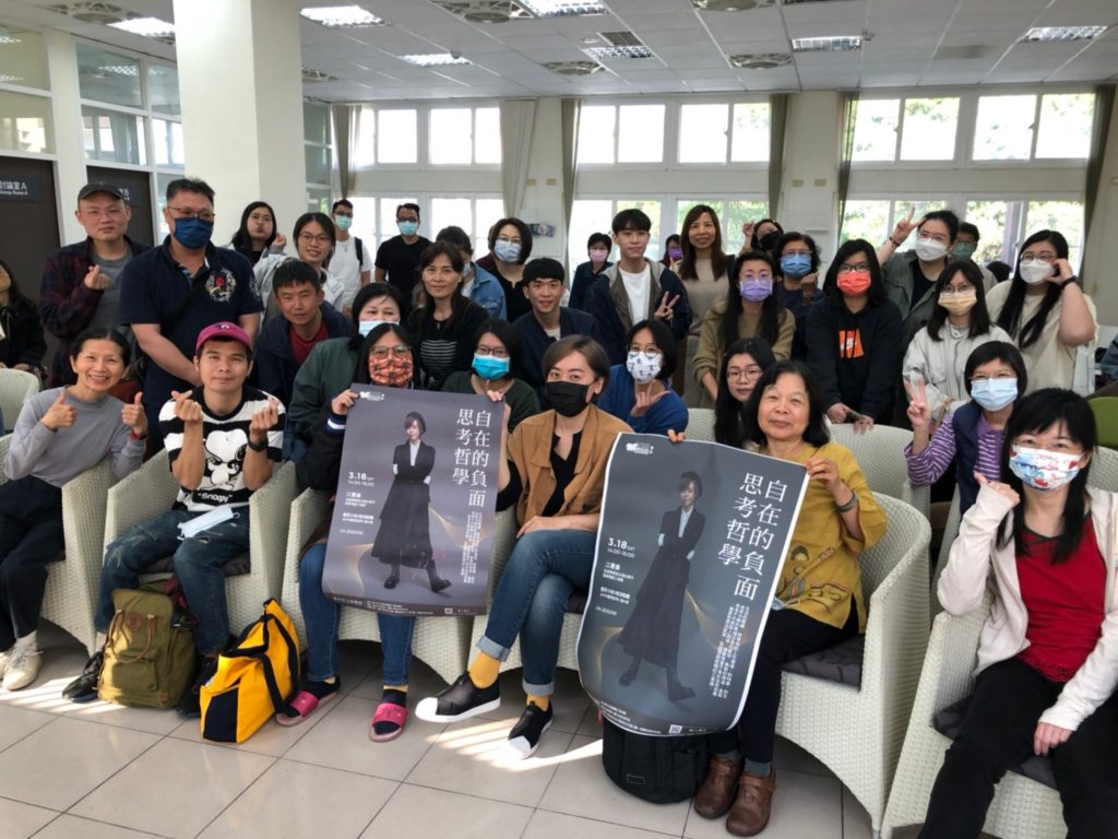 金曲臺語歌后江惠儀分享人生的斜槓經歷，及閱讀心得。（圖/文化局提供）