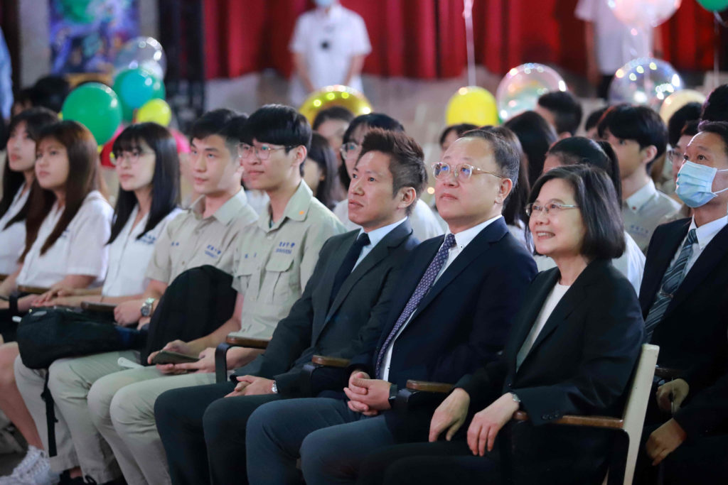 ▲蔡英文總統（右一）與文化部長史哲（右二）出席活動表達肯定與支持。（圖/文化部 提供）