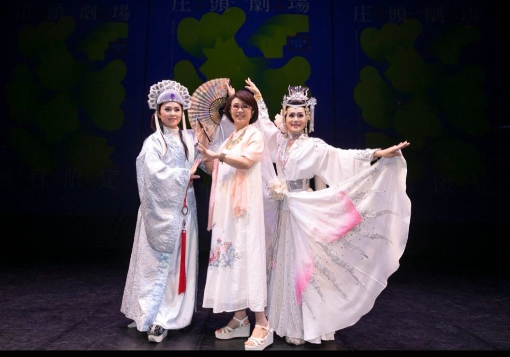 ▲明華園歌仔戲團演出者粉墨登場,引來注目焦點。(圖/文化部 提供)